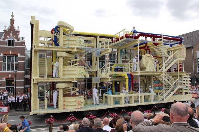 Bloemencorso-Zundert-2013-le-hoi-hoa-lon-nhat-the-gioi-o-Ha-Lan